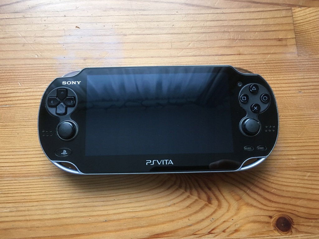 PlayStation Vita komplet + karta 16GB