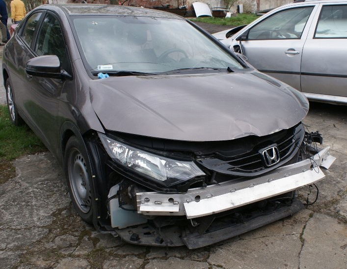 honda civic uszkodzona