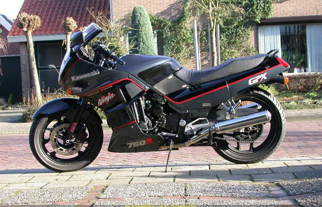 KAWASAKI GPX 750 R,CAŁY NA CZĘŚCI, TANIO !!!