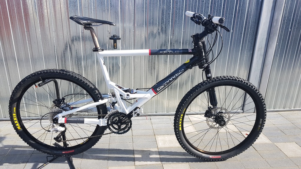 2004 cannondale jekyll 800 online