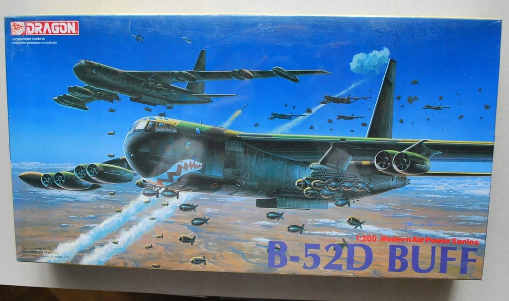 DRAGON B-52D BUFF NOWY 1:200