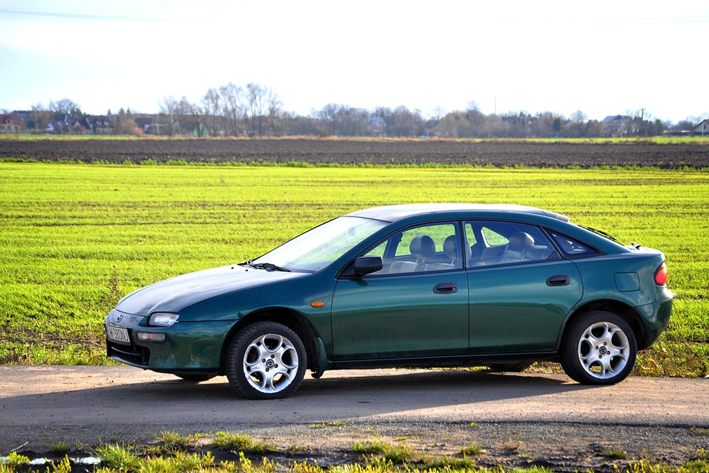 Моделька mazda 323f