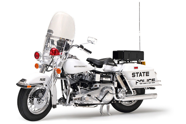 Tamiya 16038 1/6 Harley-Davidson Police 1/6
