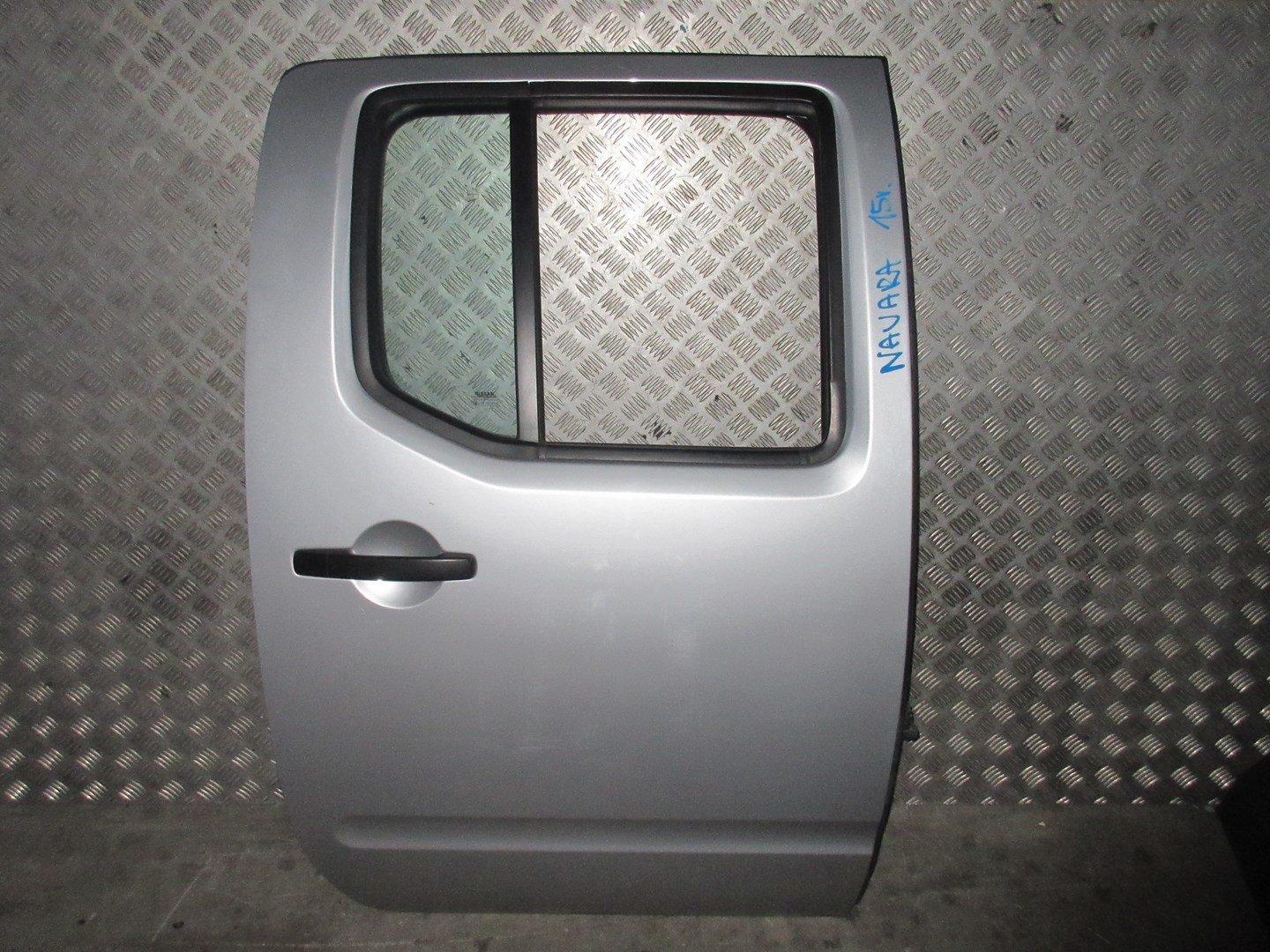 door NISSAN NAVARA 15R right rear.