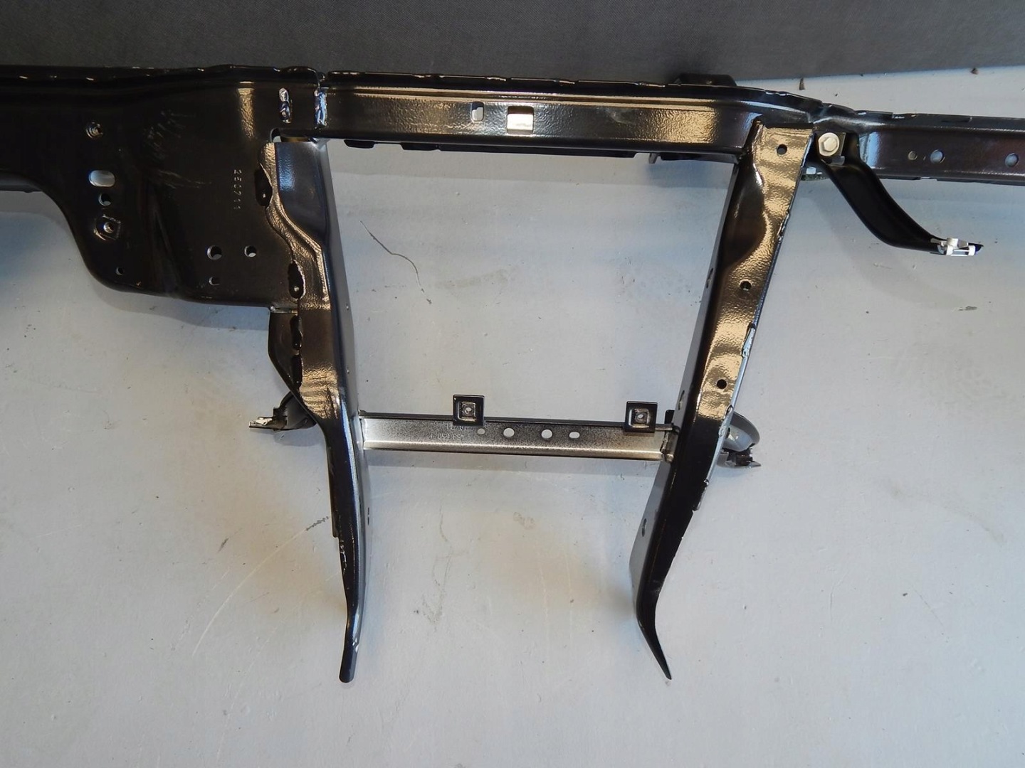 AUDI S8 A8 D4 support of the dashboard 4H1857017A