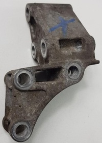 фото thumb №1, Кронштейн двигуна mercedes w211 4matic a1122230340