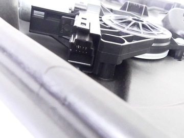 фото thumb №2, Volvo v60 i 13-18 подъемник стекло зад левый 30784312