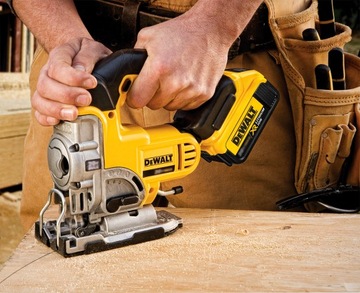 Аккумуляторный лобзик 18В 2х4Ач DeWALT DCS331M2