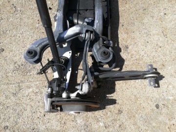 фото thumb №1, Поворотный кулак рычаг правый задняя mercedes gla w156 x156