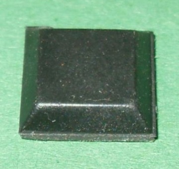 NÓŻKA samoprzylepna guma kwadrat 3x12mm 4szt (1835