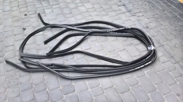 Прокладка двері зад ford focus mk3 хетчбек фото №1