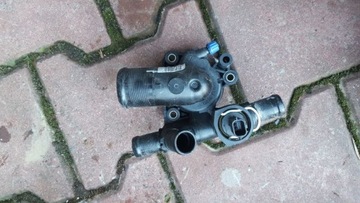 Thermostat housing trafic primastar 8200907243, фото