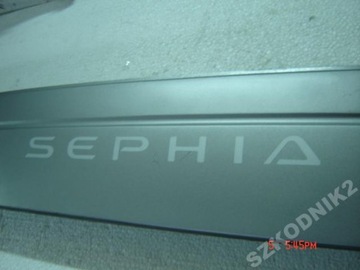 Kia sephia накладка на задняя крышке, фото