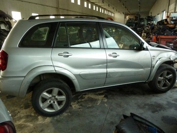 Toyota rav4 00 - 2005 год дверь правая передняя голое с молдингом, фото