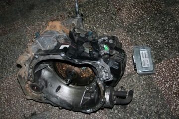 Коробка передач автомат 2.2 dci 8200165215 renault, фото