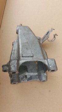 Bracket fasteners motor a2742230104 mercedes c w204, фото