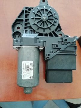 Vw golf 6 моторчик склопідйомника правий задній 5k0959704d czw, фото