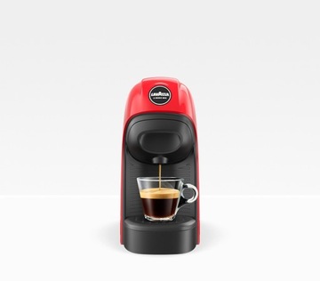 Капсульная кофемашина Lavazza LM800 Tiny на 15 бар, красная