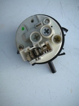 HYDROSTAT PRALKA WHIRLPOOL AWM 6081