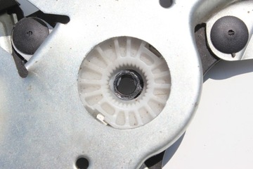 Стеклоподъемник передний правый Skoda Oct I 1U0837462