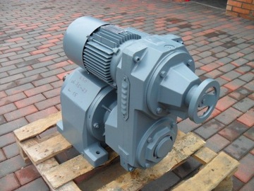 MOTOREDUKTOR SEW 1,5 kw 3,5-23 obr/min regulacja
