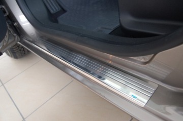 FORD FIESTA VI VRSTVA  PRAHU OCEL POLYURETAN 4X