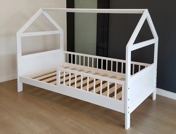 BIAŁE ŁÓŻKO DLA DZIECI DOMEK 140X70 TAPCZANIK + BARIERKI + SZUFLADA