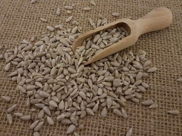 Семечки подсолнечника очищенные 1 кг.