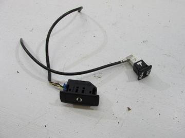 HNÍZDO AUX USB MERCEDES ML W166