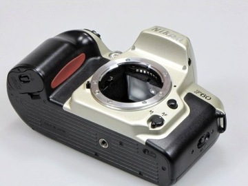 NIKON F60 - body