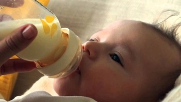 Medela Calma в наборе с бутылочкой емкости. 250 мл