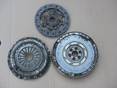 Mazda 3 iii 1.6 d tdci колесо двомасовий focus mk2 фото №1