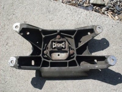 Audi підпора коробки 8k0399263ad фото №1