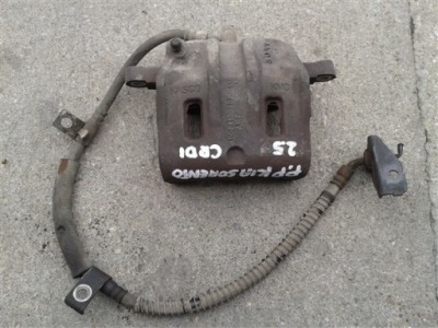 Суппорт правый передний kia sorento 2.5 crdi 140km фото №1