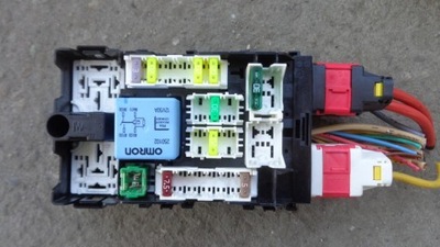 Коробка предохранителей ds4 c4 b7 ii 308 9665492680 фото №1