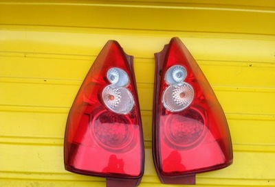 Mazda 5 лампа правая задняя задняя 05- фото №1