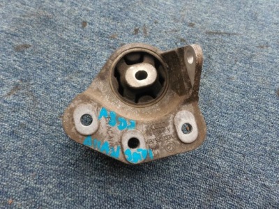 Кронштейн подушка міст 4e0599133c audi a8 d3 3.0tdi фото №1