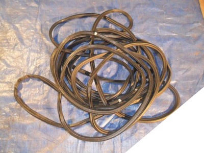 Audi a8 4h 2010 прокладка кузовная левый перед фото №1