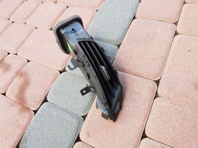 Решітка обдув права opel zafira c 13427381 фото №1