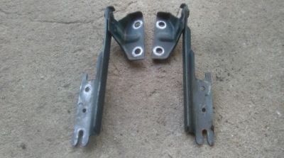 Mazda 626 98-03 петля капот фото №1