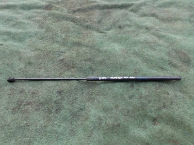 Привід капот 1q0823359 vw eos 1q 2007r. фото №1