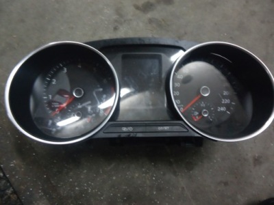 Лічильник прилади volkswagen оригінальний номер 6c0920740c фото №1