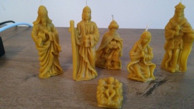 ŚWIECE Z WOSKU PSZCZELEGO -- ZESTAW ŚWIĄTECZNY