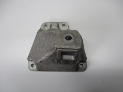 Кронштейн кронштейн bmw 5 f10 f11 2,0d 736813 фото №1