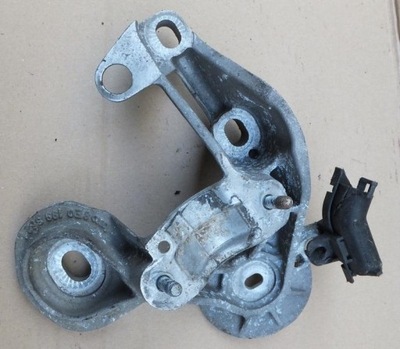 Audi A4 B6 B7 8E łapa sinika skrzyni 8E0199352L