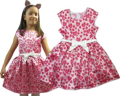 140 Śliczna sukienka w dziewczęce różowe serduszka z paskiem BS233