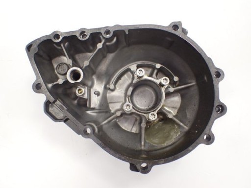 Крышка генератора закрывает Kawasaki Z750 07-11