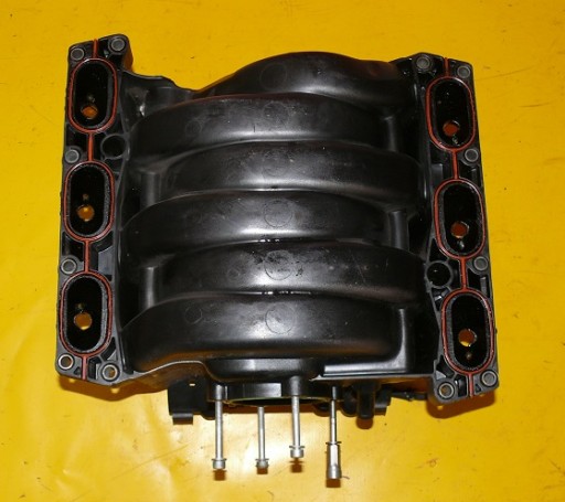 ВПУСКНОЙ ПАТРУБОК AUDI A4 B6 3.0 V6 ASN 06C133151K