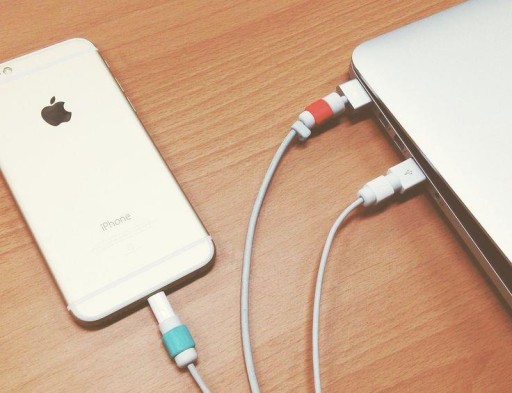 КРЫШКА USB-КАБЕЛЯ Apple iPhone Lightning, КРАСНАЯ