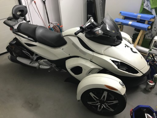 Can-Am Spyder на запчасти - воздушная коробка